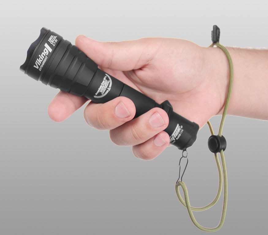 Тактический фонарь Armytek Viking (тёплый свет)